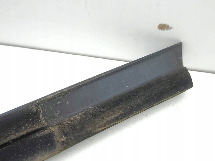 фото №13, Tesla модель s 2015 планка стёкла задней