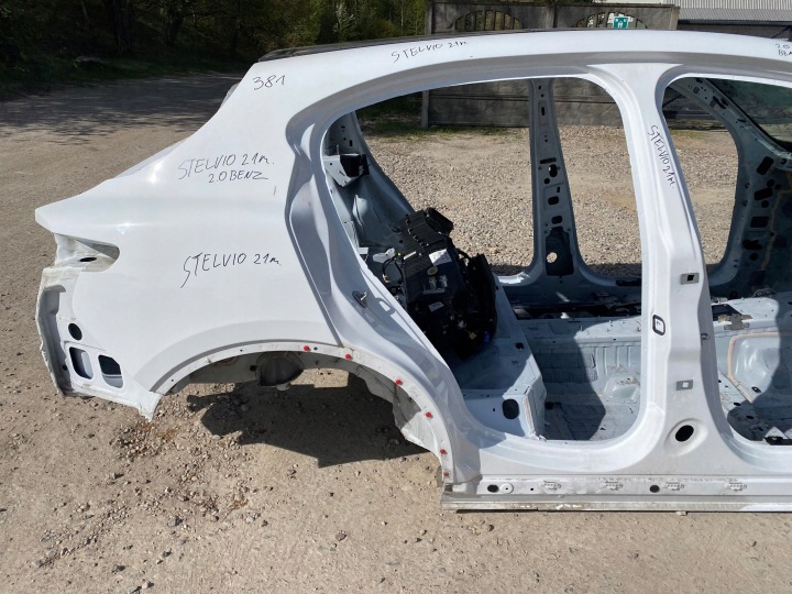 фото №10, 2021 alfa romeo stelvio кузов
