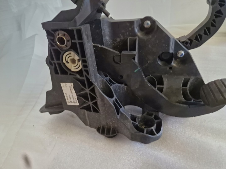 фото №13, Renault oem номер 465018560r