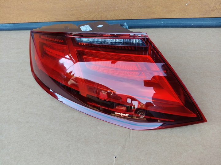 фото №8, Audi tt kpl. лампа зад левая правая 8s0945095a 8s0945096a usa