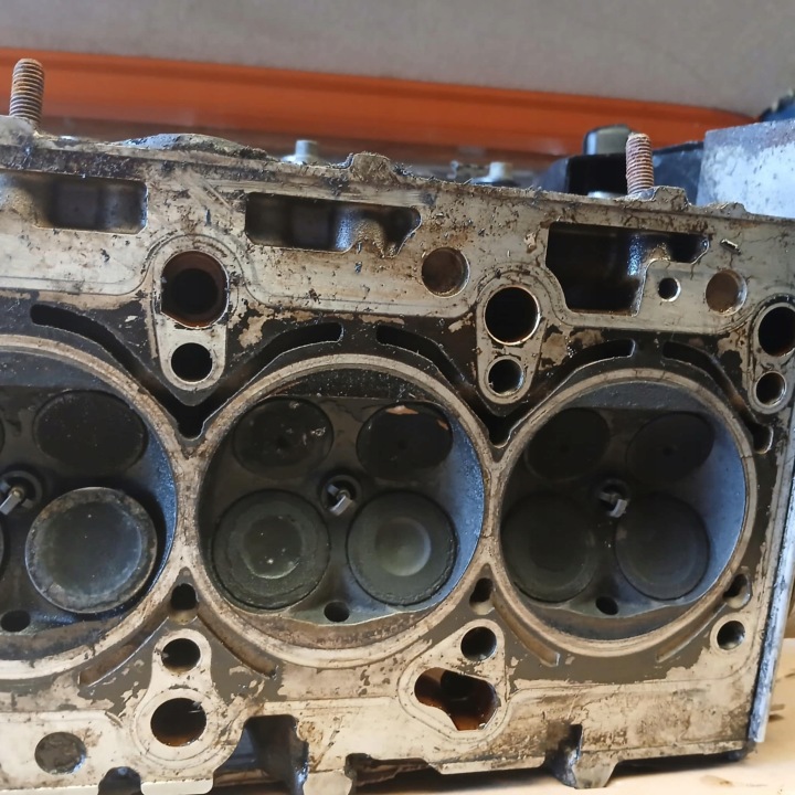 фото №10, Головка двигателя a4 b6 awa 2.0 fsi a3 8p touran golf v passat b6 06d103373al