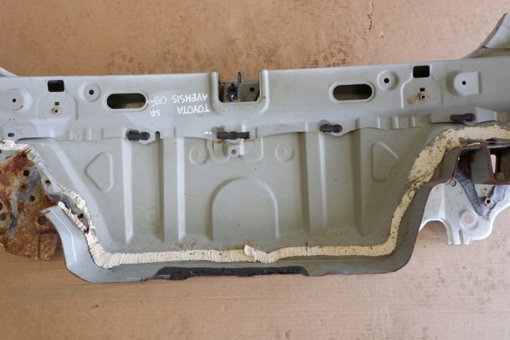 фото №8, Задня запчастина кузов toyota avensis sedan _t27_ 5830705090 2011