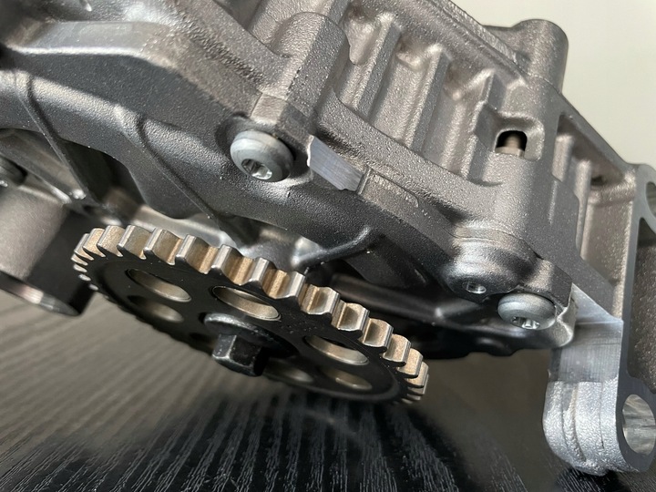 фото №8, Насос масла volvo оригинальный номер 32298902