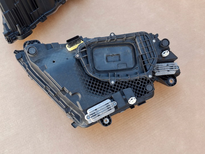 фото №10, Volvo fh5 фара лівий праві повний led лампи комплект org 24056511 24056510