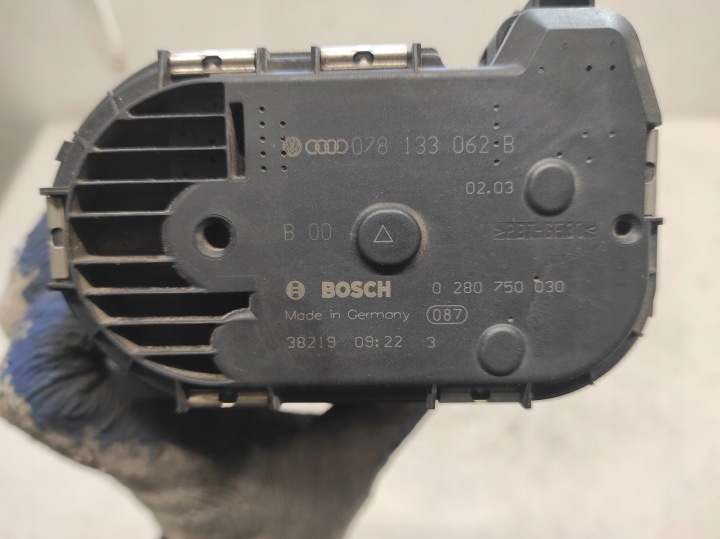 фото №5, Audi a4 b6 00- 2.4 v6 дросельна заслінка 078133062b