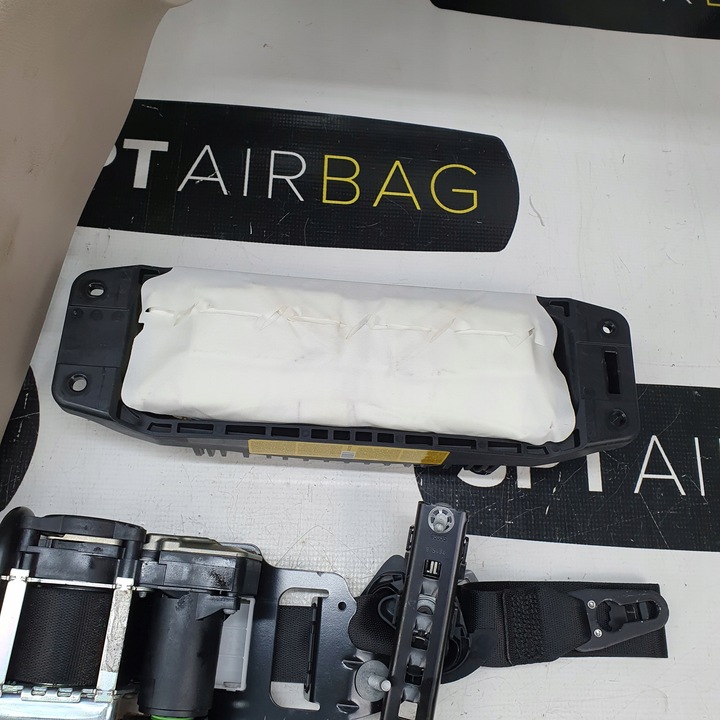 фото №8, Mercedes w205 панель консоль подушки подушка безопасности