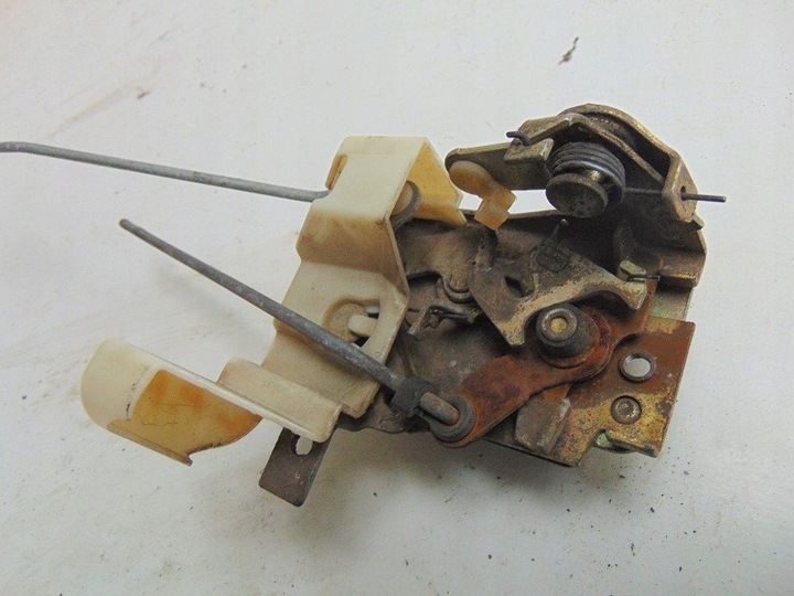 фото №4, Opel kadett e 1.3 89r замок дверь правые перед 5d