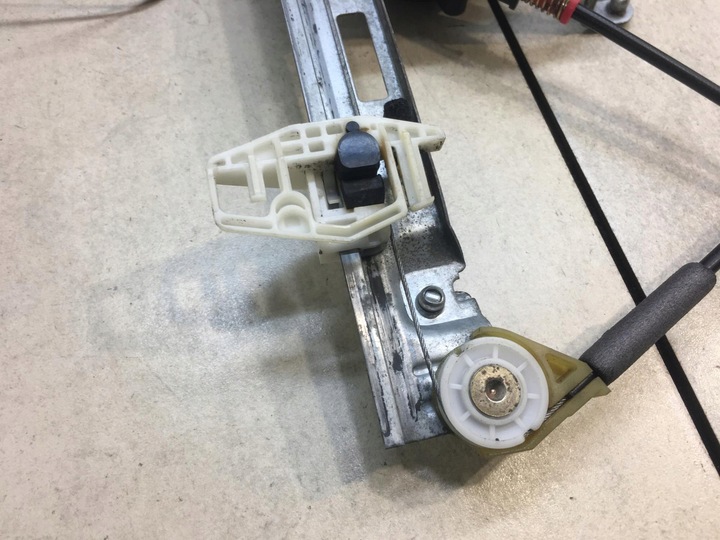 фото №10, Підйомник вікна праві перед peugeot 206 5d