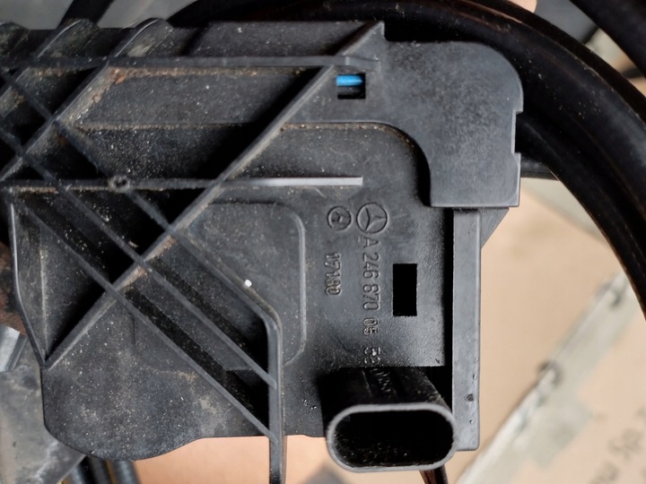 фото №7, Mercedes w176 засув капота замок трос ручка рестайлінг