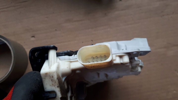 фото №6, Audi (oem) 4g0839015a