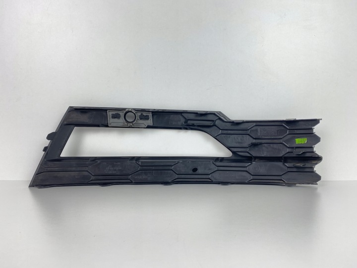 фото №2, Skoda octavia iv решітка бампера лівий перед 2019-