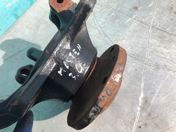 фото №3, Renault master 3.0 поворотна опора праві перед ступиця