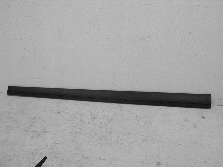 фото №1, Mercedes c w203 планка дверь правых перед