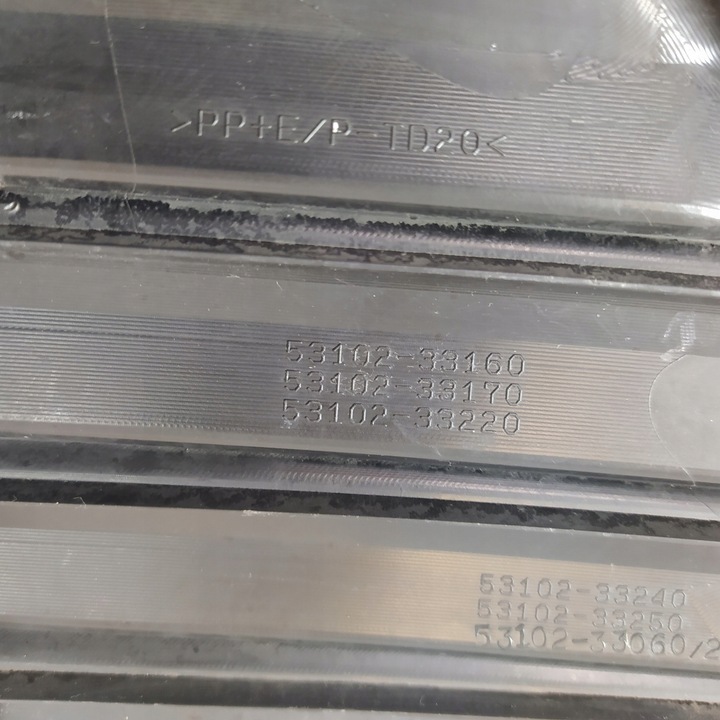 фото №14, Toyota camry viii решётка бампера перед передняя 53113-33020