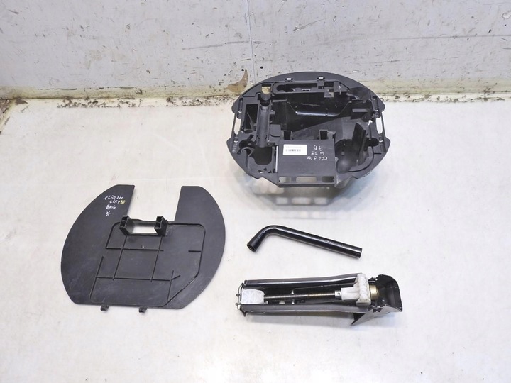 фото №6, Домкрат подъемник ключ вкладка renault clio iii 3d рестайлинг 8200696876