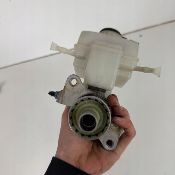 фото №8, Бачок жидкости тормозного bmw x5 e70 x6 e71 oem номер оригинал 6771718