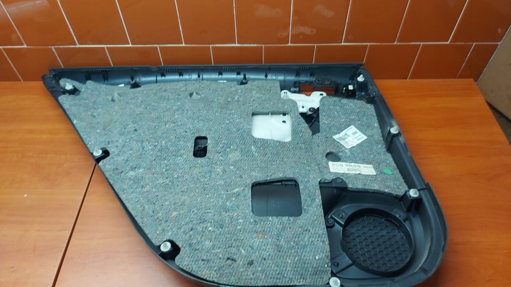 фото №8, Оббивка боковина двері права праві зад toyota avensis t25 03- sedan