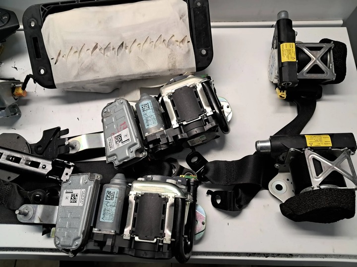 фото №7, Mercedes-be e класс w212 подушки воздушные подушка безопасности ремни комплект