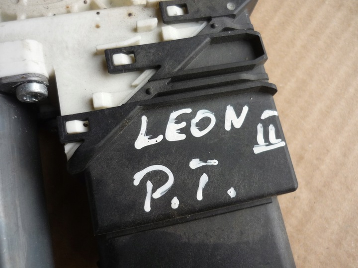 фото №9, Двигунчик скла праві зад seat leon ii 1k0959704n 973624-106 перевірений