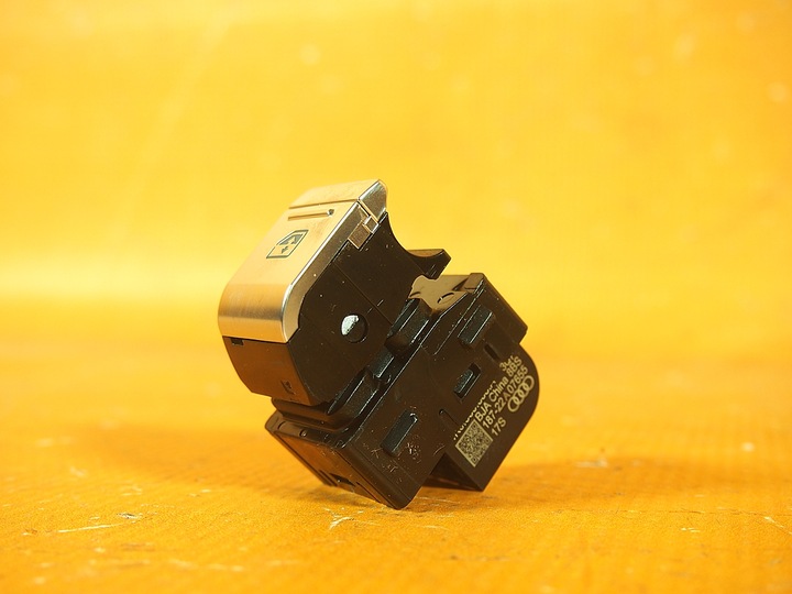 фото №11, Audi a6 4k c8 31km панелі скло комплект 4k0959851c / 4k0959855a