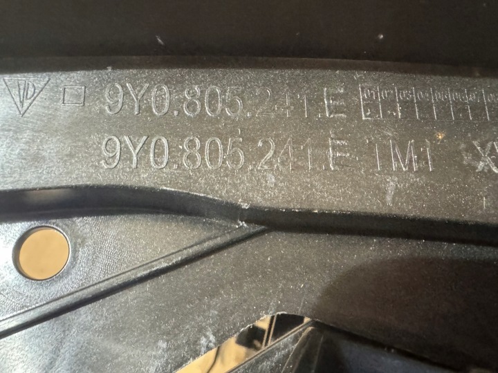 фото №8, Porsche cayenne рестайлинг жалюзи заборщик воздуха балка 9y0122519k 9y0805241e