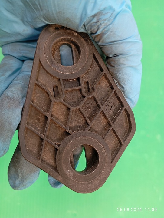 фото №6, Кронштейн пластина регулирующая капота перед a4478800002 mercedes vito 447