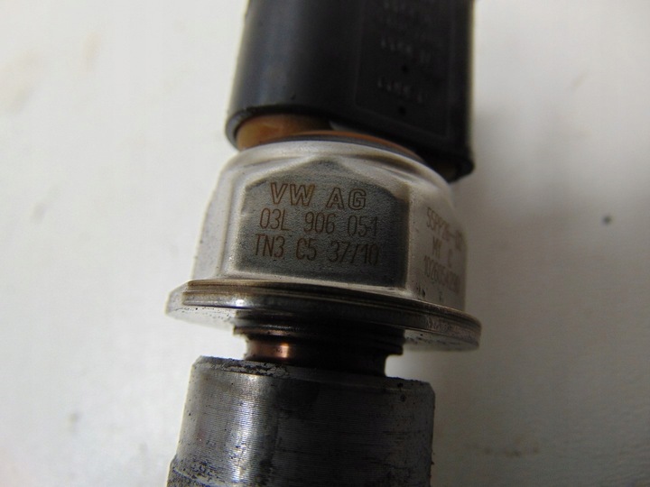 фото №9, Планка впрыскивающий датчик skoda octavia ii рестайлинг 2.0 tdi 03l130089p