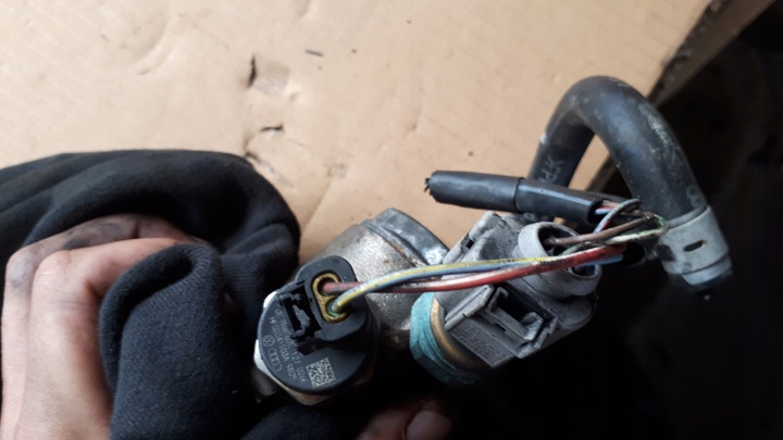 фото №9, S4 b8 помпа пального датчик 3.0 tfsi 07l127026e