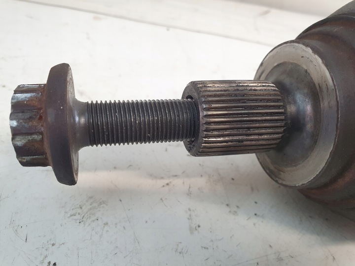 фото №5, Полуось права перед oem номер 3q0407272at volkswagen passat b8 2.0tdi 15r.