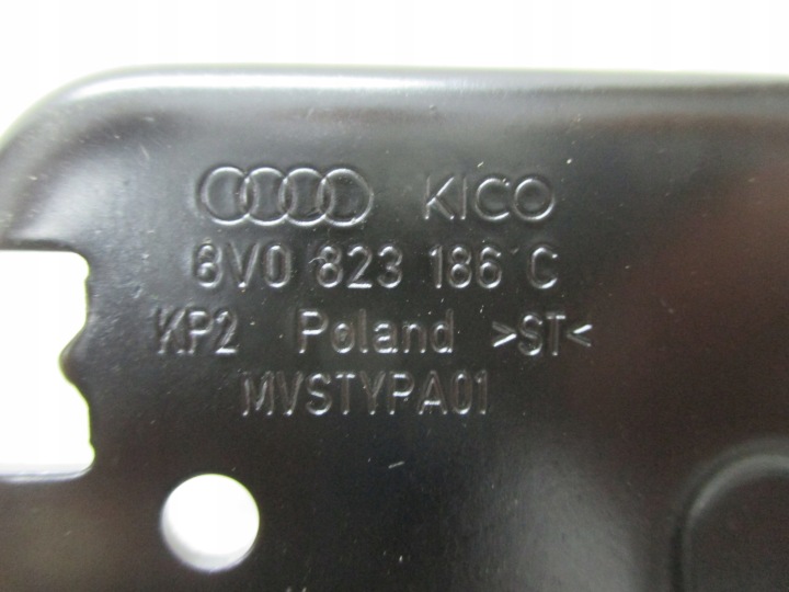 фото №5, Новое оригинальные защёлки audi (oem) 8v0823185c 8v0823186c