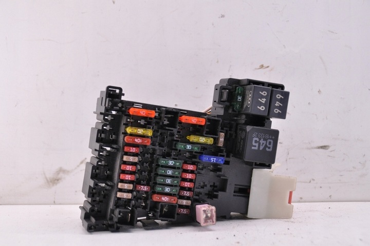 фото №1, Коробка запобіжників vw golf vii 5g1, bq1, be1, be2 5q0937615c 2.0l