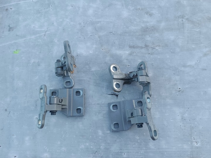 фото №1, Volvo c30 петли дверь правый левый перед верх dol