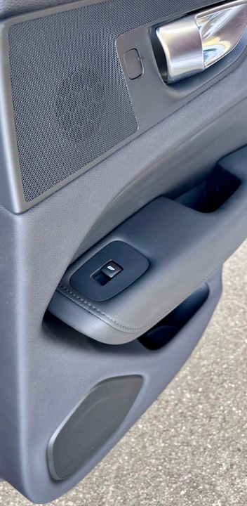 фото №5, Volvo xc60 ii 2023 европа обивка задняя боковина дверь правый зад идеальная