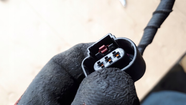 фото №6, A6 c7 4g штекер разъём соединитель 8k0973703g a4 b8 q5