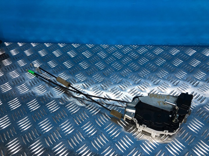 фото №1, Toyota prius iii замок дверь левый зад задний 09-