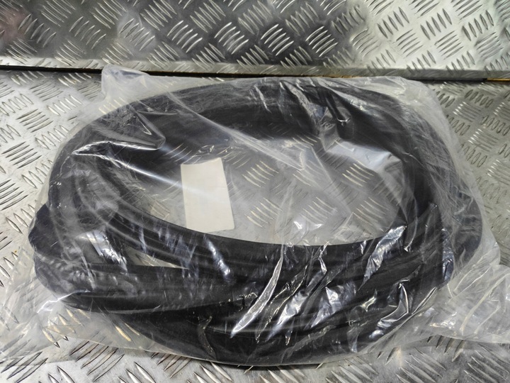 фото №1, Toyota sienna iv xl40 2021 прокладка крышки багажника новая
