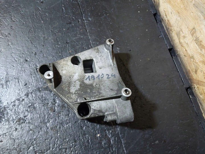 фото №11, Лапи / крепление компрессора кондиционера bmw 3 e46 323i m52b25tu 1432237