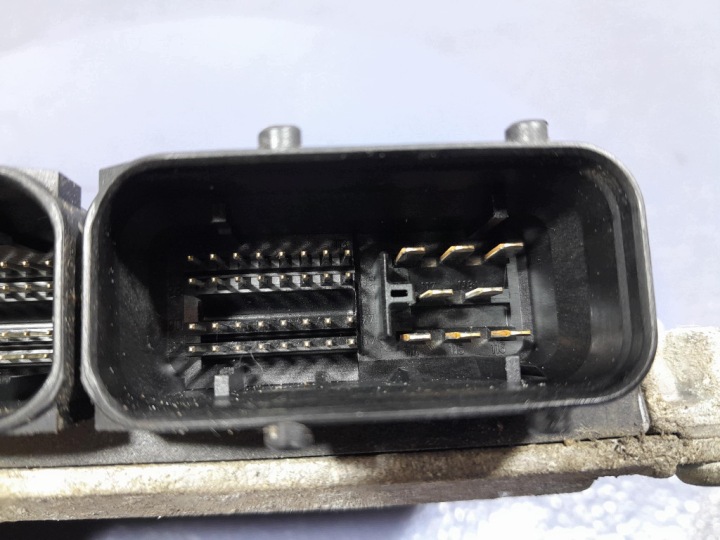 фото №5, Vw golf v 03- 1.6 b 102 km блок керування двигуном (ecu) 06a906033gg