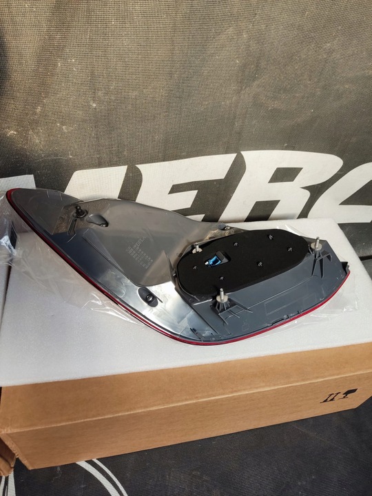 фото №10, Mercedes c -клас w205 2014 лампа задня ліва ,права led нова