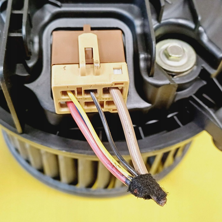 фото №7, Повітродувка повітропровід вентилятор audi a4 s4 b6 8e 8h 3.0 8e1820021b nr587