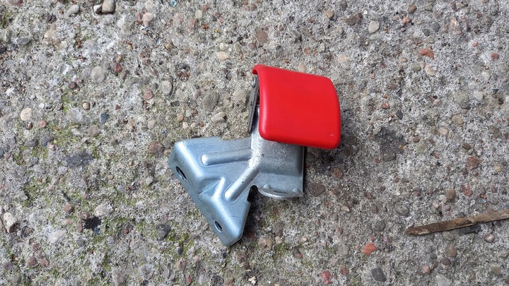 фото №1, Кнопка відкривання капота volvo c30 08r