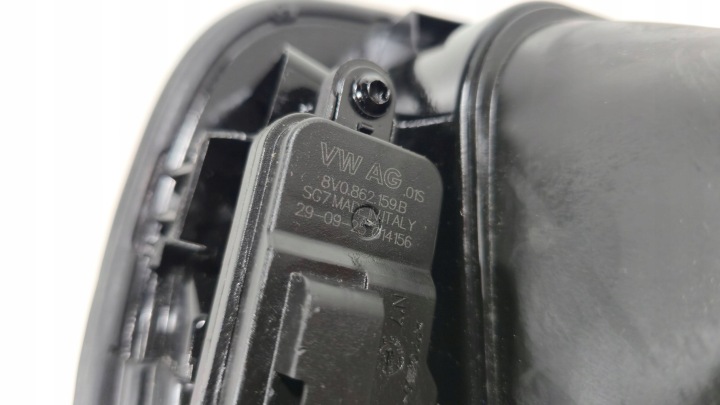 фото №8, Нова oem номер кришка заливання пального комплектна з замком зад vw tayron ii 57l809857