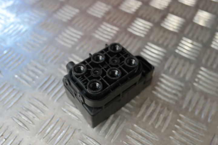 фото №1, Maserati levante распределитель уровень 670039247