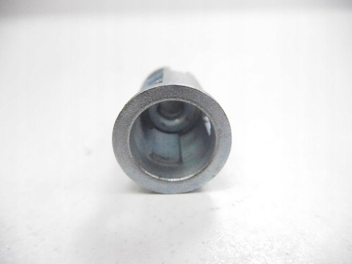 фото №7, Вставка пробка заливка топлива ford transit оригинальный номер 4060100