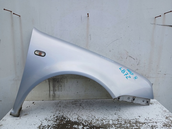 фото №2, Крило правий перед vw golf iv lb7z