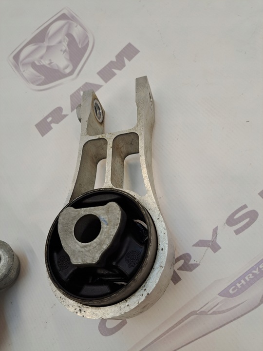 фото №1, Chrysler pacifica 17-21 3.6 подушка двигателя 68224737ab