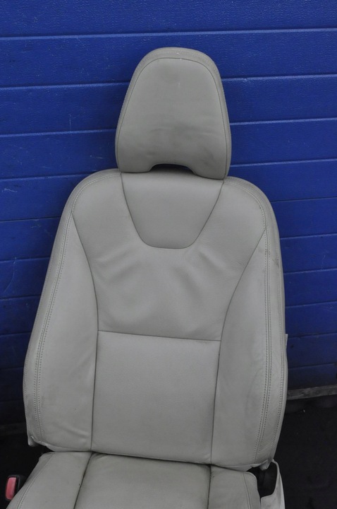 фото №9, Volvo xc60 i прокладка интерьера сиденья диван светлая кожа