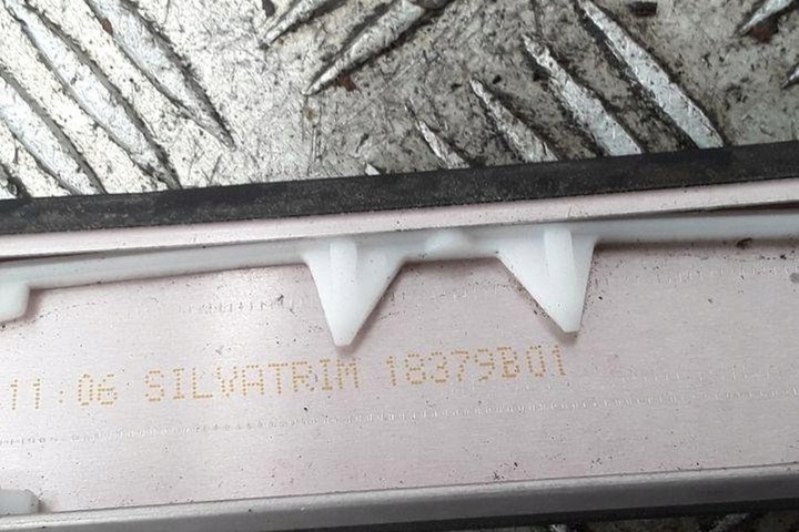 фото №9, Планка крышная левая citroën c3 i fc_ 18379b01 1.56l дизель 66kw 2012