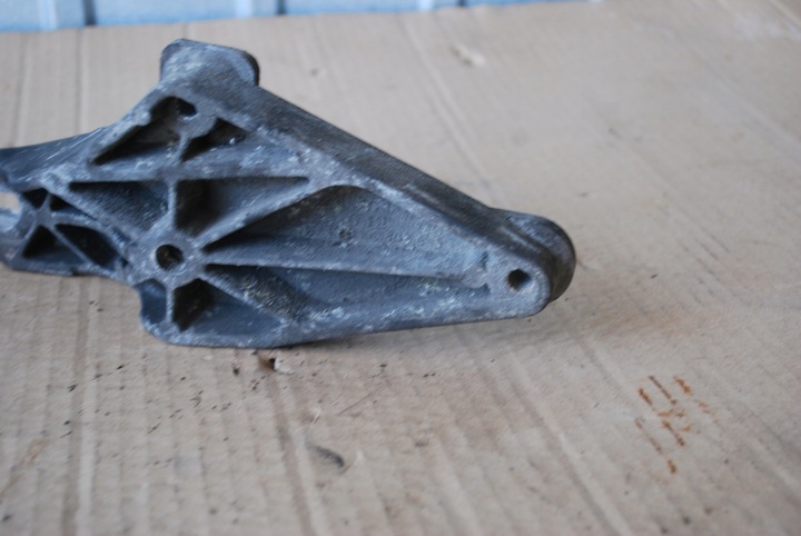 фото №5, Лапи двигуна підтримка audi a8 d2 3.3 tdi 4d0199603e