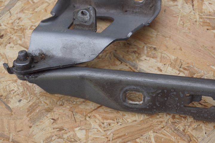 фото №8, Петля капота левый audi a4 b8 8k0823301d